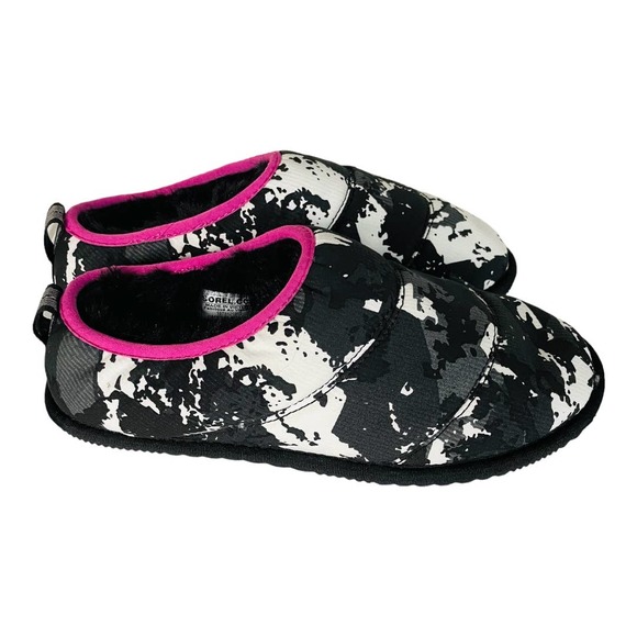 Sorel Women's Black and Pink Slippers GUC - Picture 3 of 14